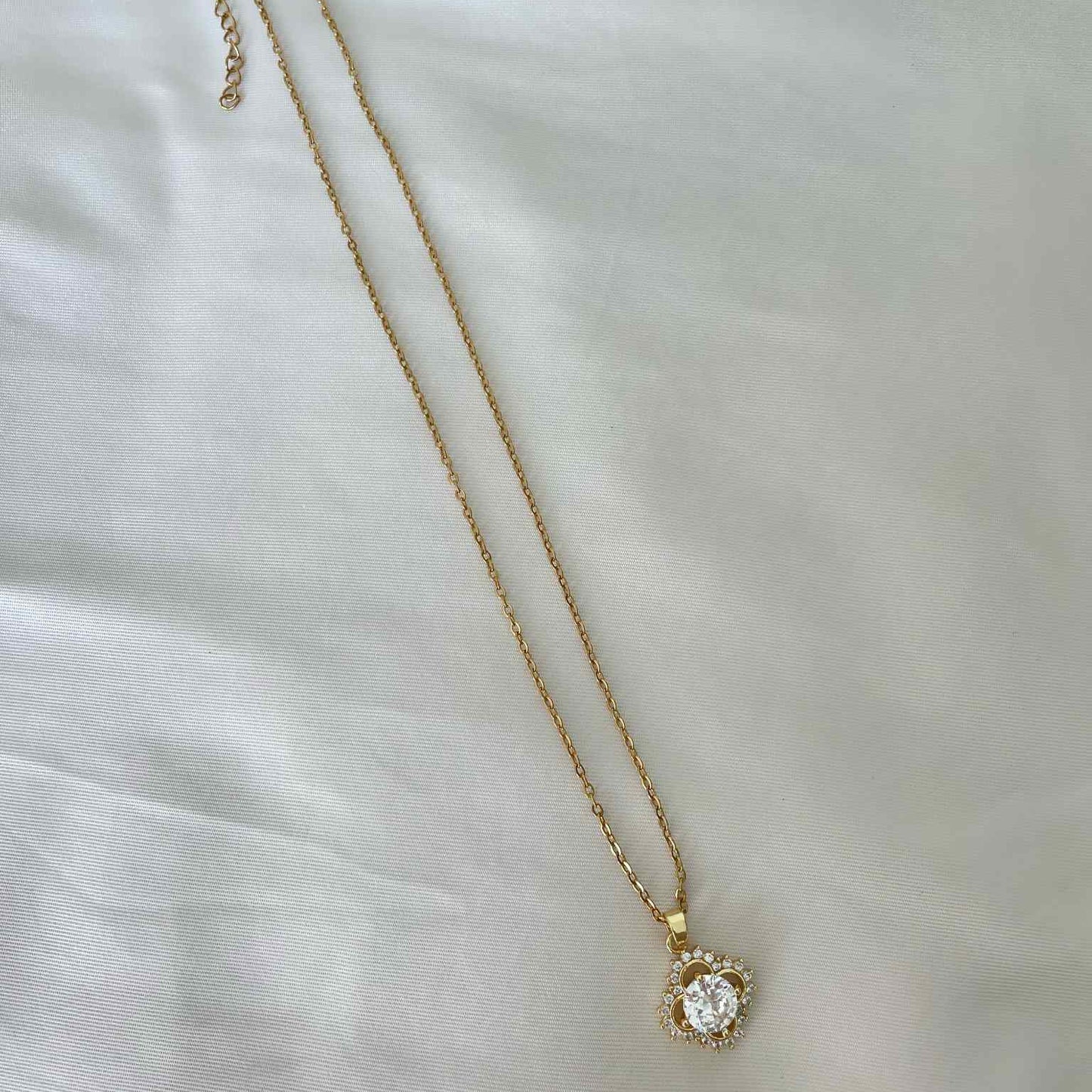 Celeste Halsband guld