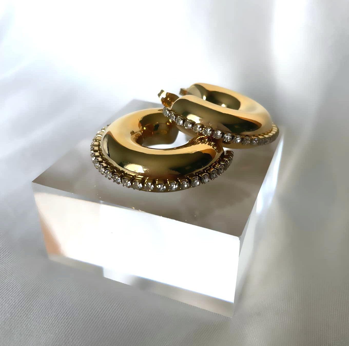 Maddie Örhänge Guld