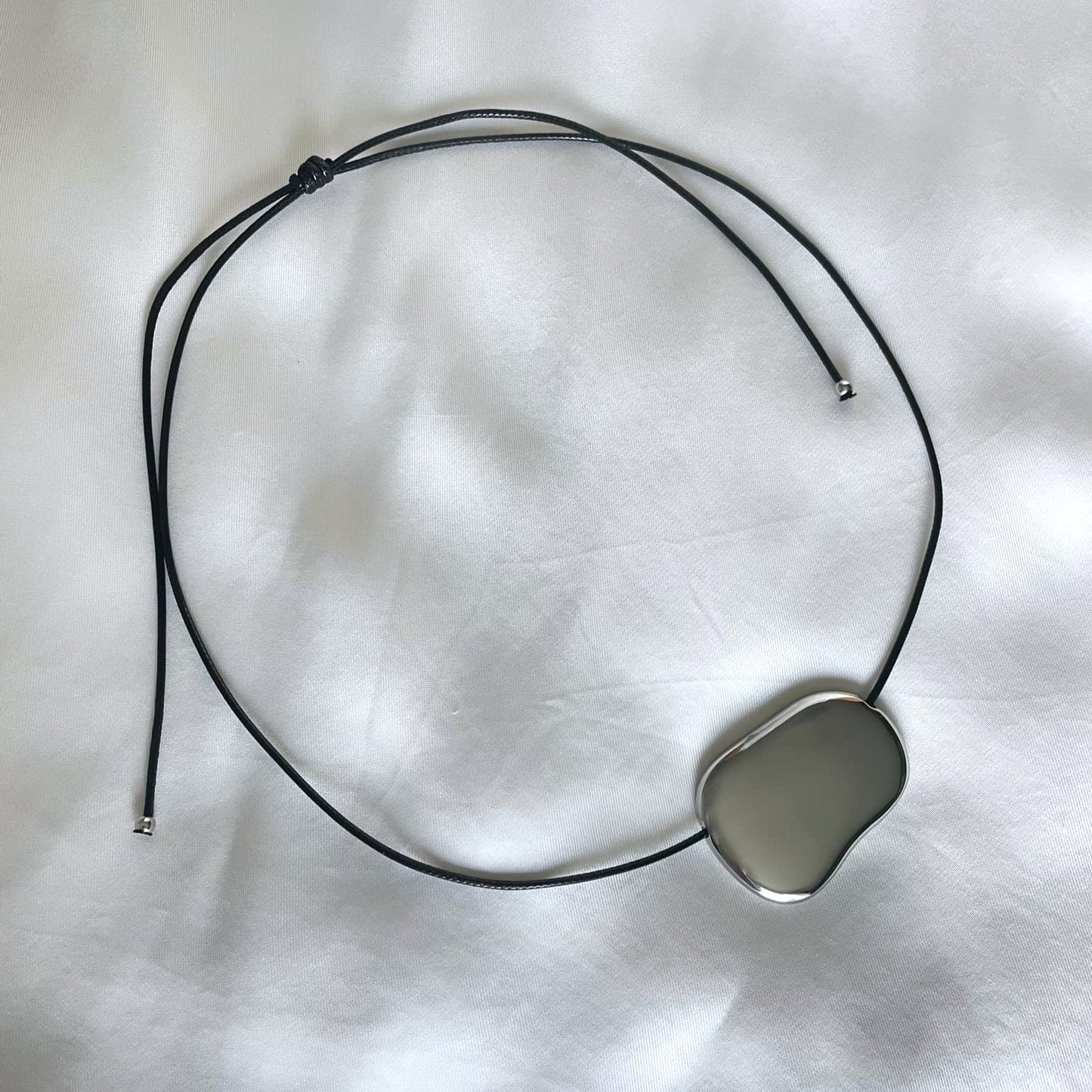 Mia Halsband Silver