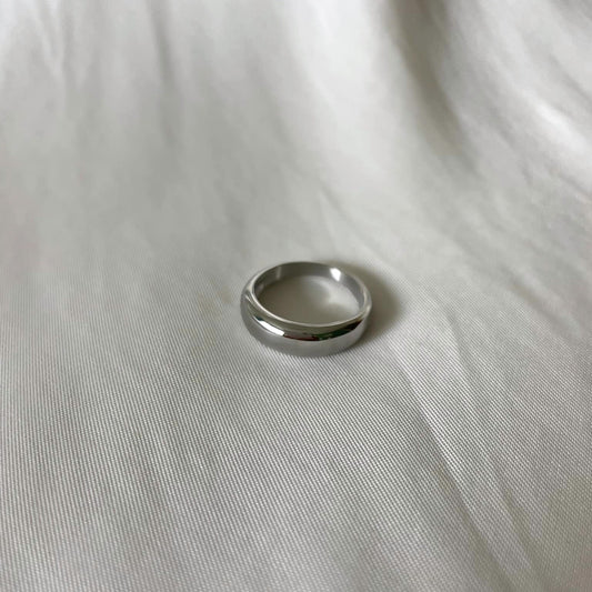 Smooth Classic Ring Silver